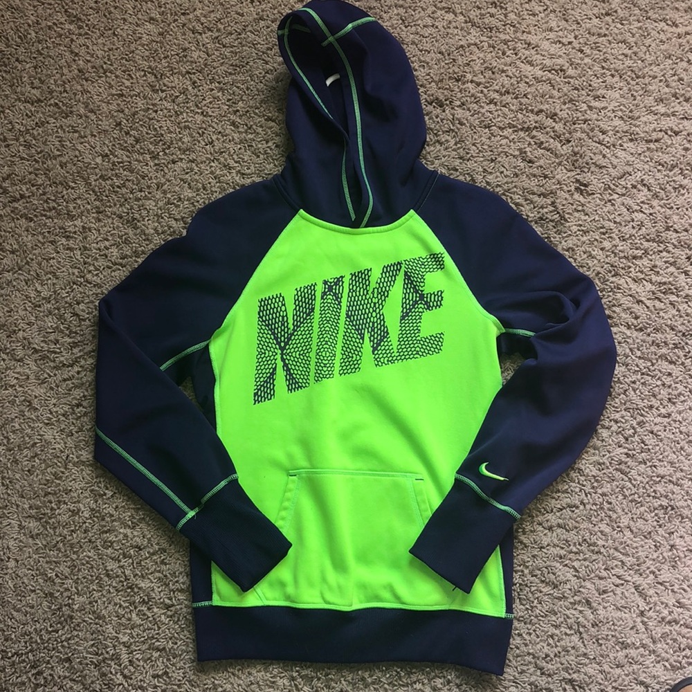 Nike Women’s Therma Fit Dri Fit hoodie